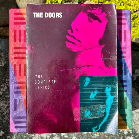 The Doors : The Complete Lyrics Paperback + The Doors Special Edition DVD Bundle - Picture 2 of 16